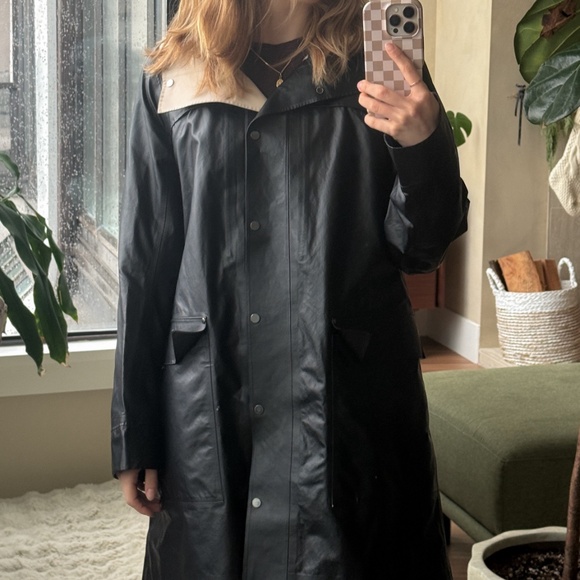 Lululemon heavy-duty raincoat - Picture 4 of 4